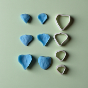 Foremki do wosku jaskier